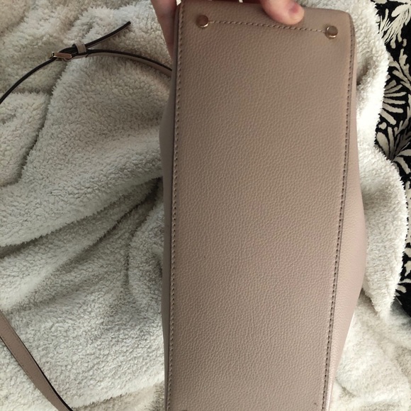 Kate Spade Eva Medium Satchel R$315 🤍 - Picture 4 of 12